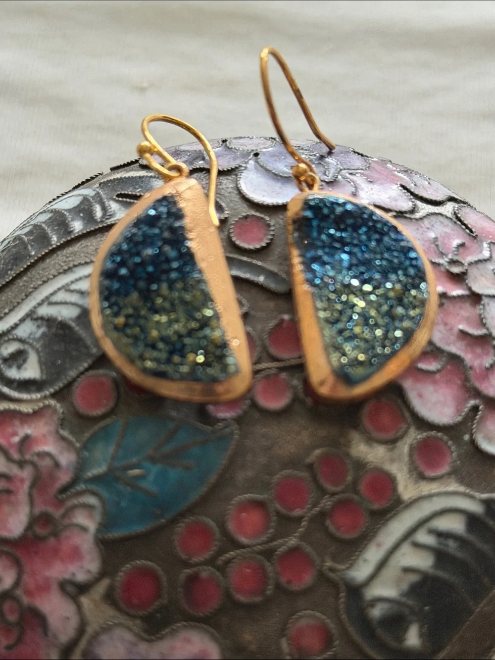 Gold-plated  Blue Gradient Druzy Drop crescent shaped pierced Earrings